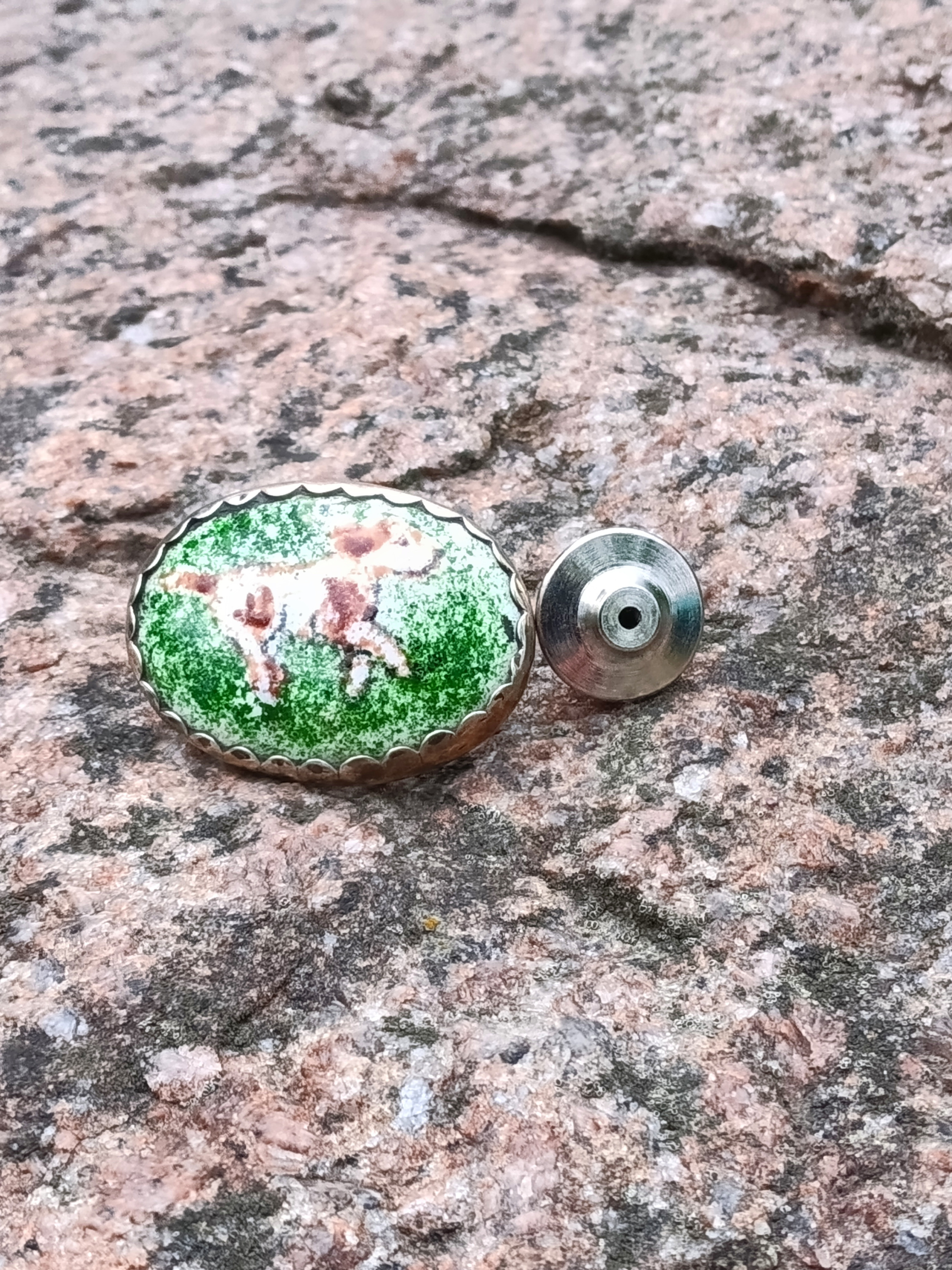 The Loyal Companion: Hand-Painted Cocker Spaniel Enamel Pin