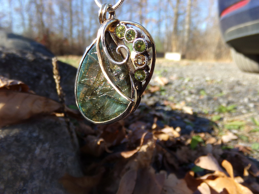 Thumbnail: Labradorite Leaf Necklace