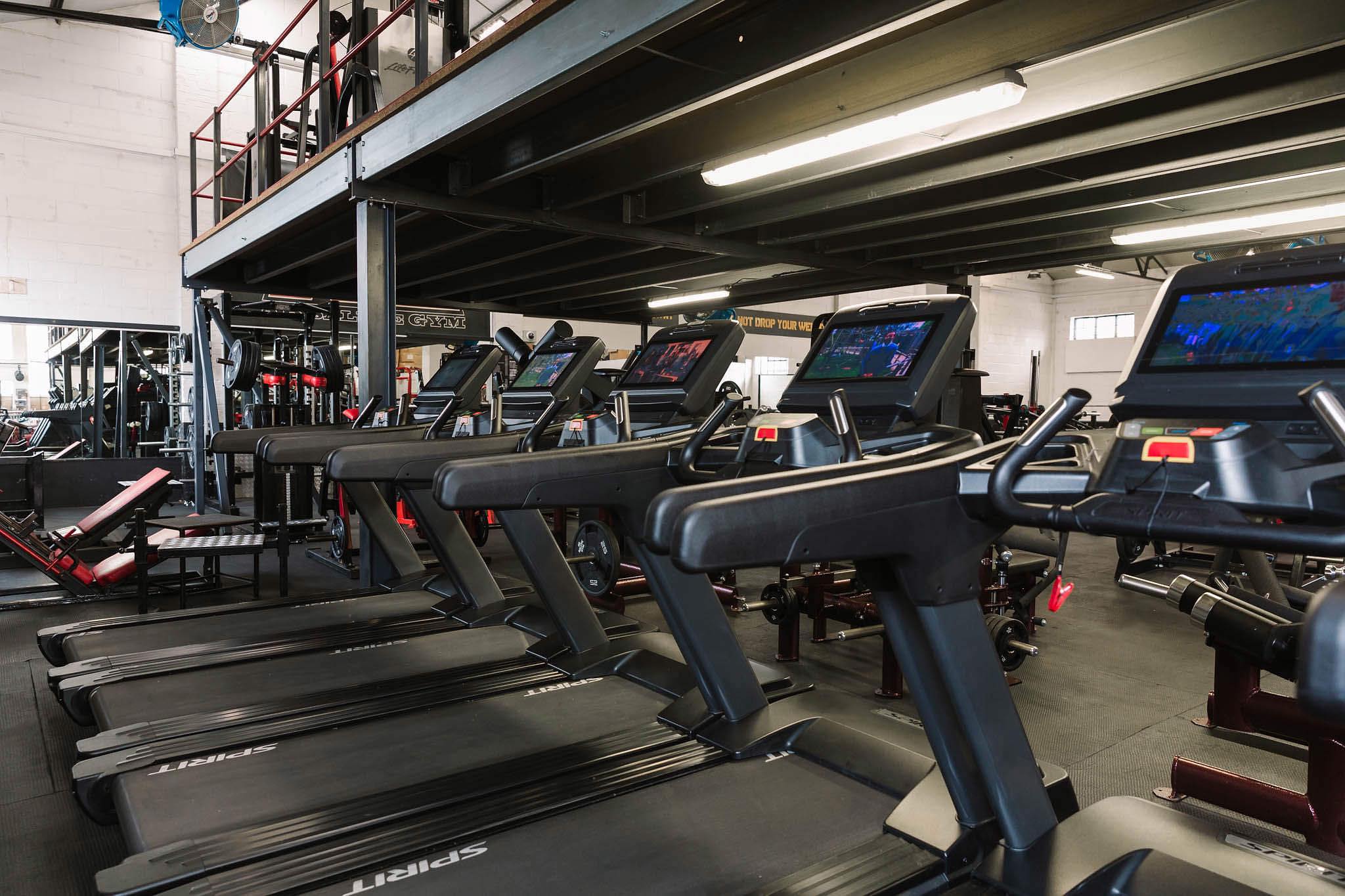 Romford Ab Salute Gym