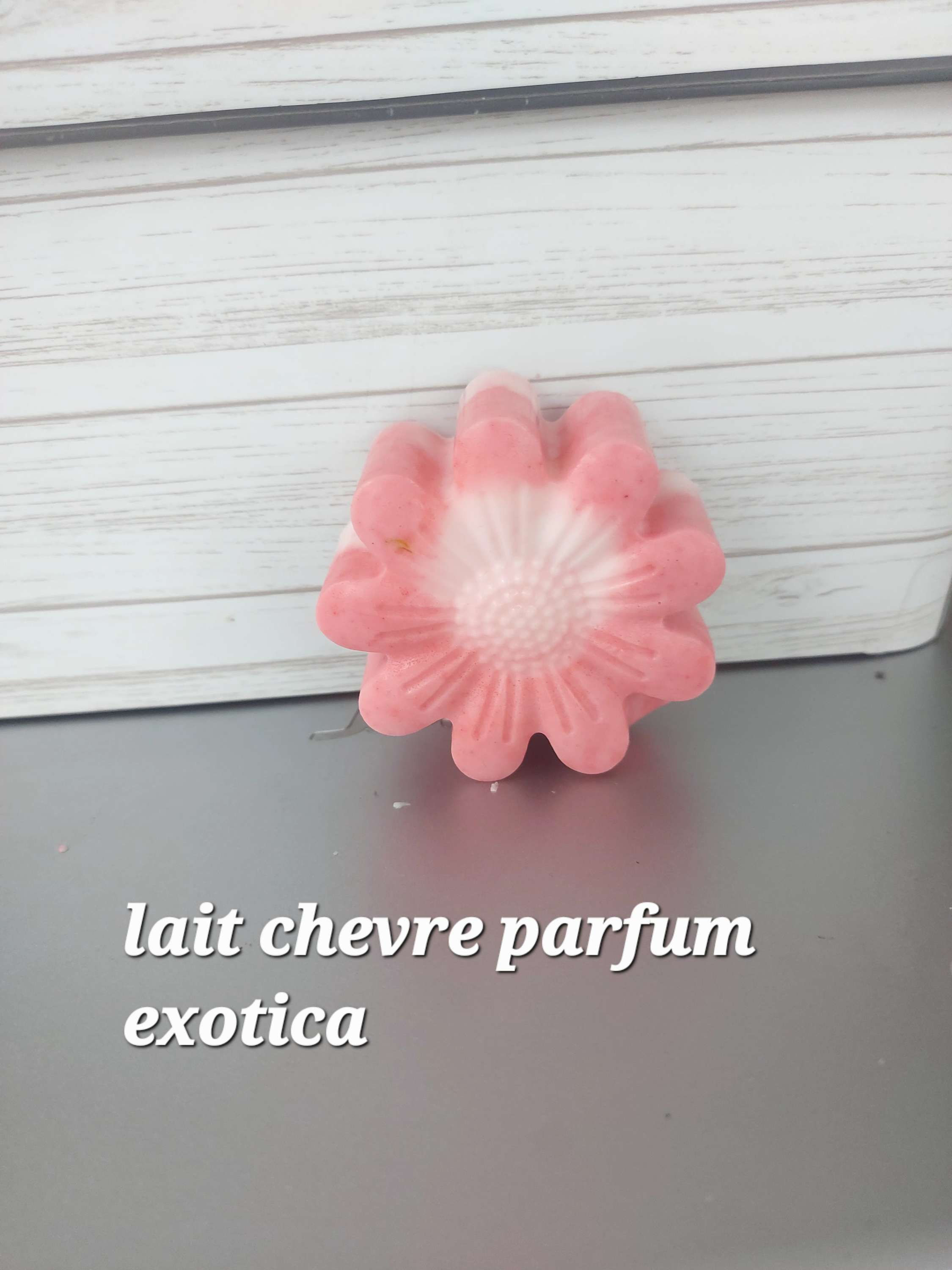 Savon lait chevre au parfum exotica