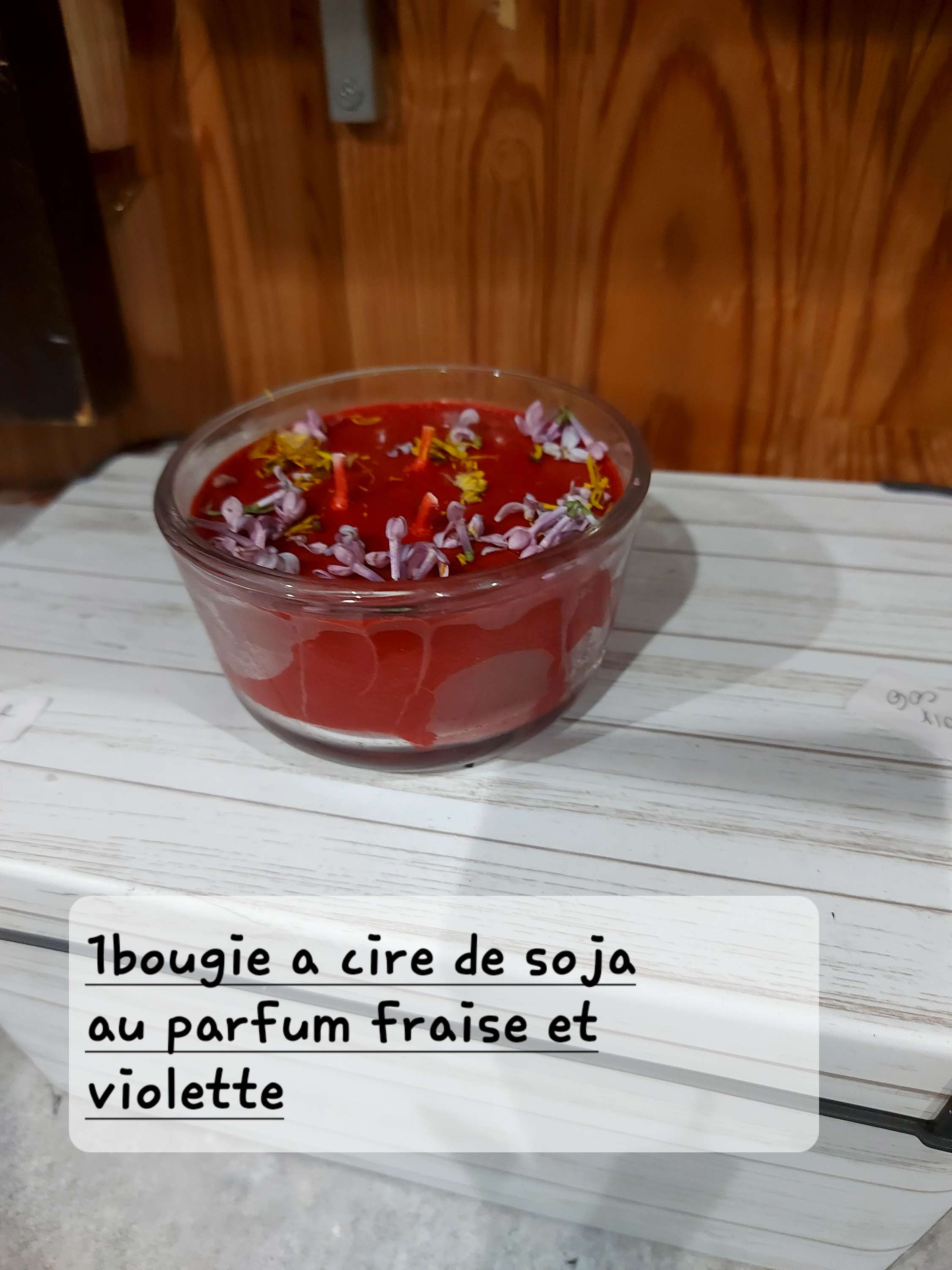 Bougie a cire soja à violette et fraise 