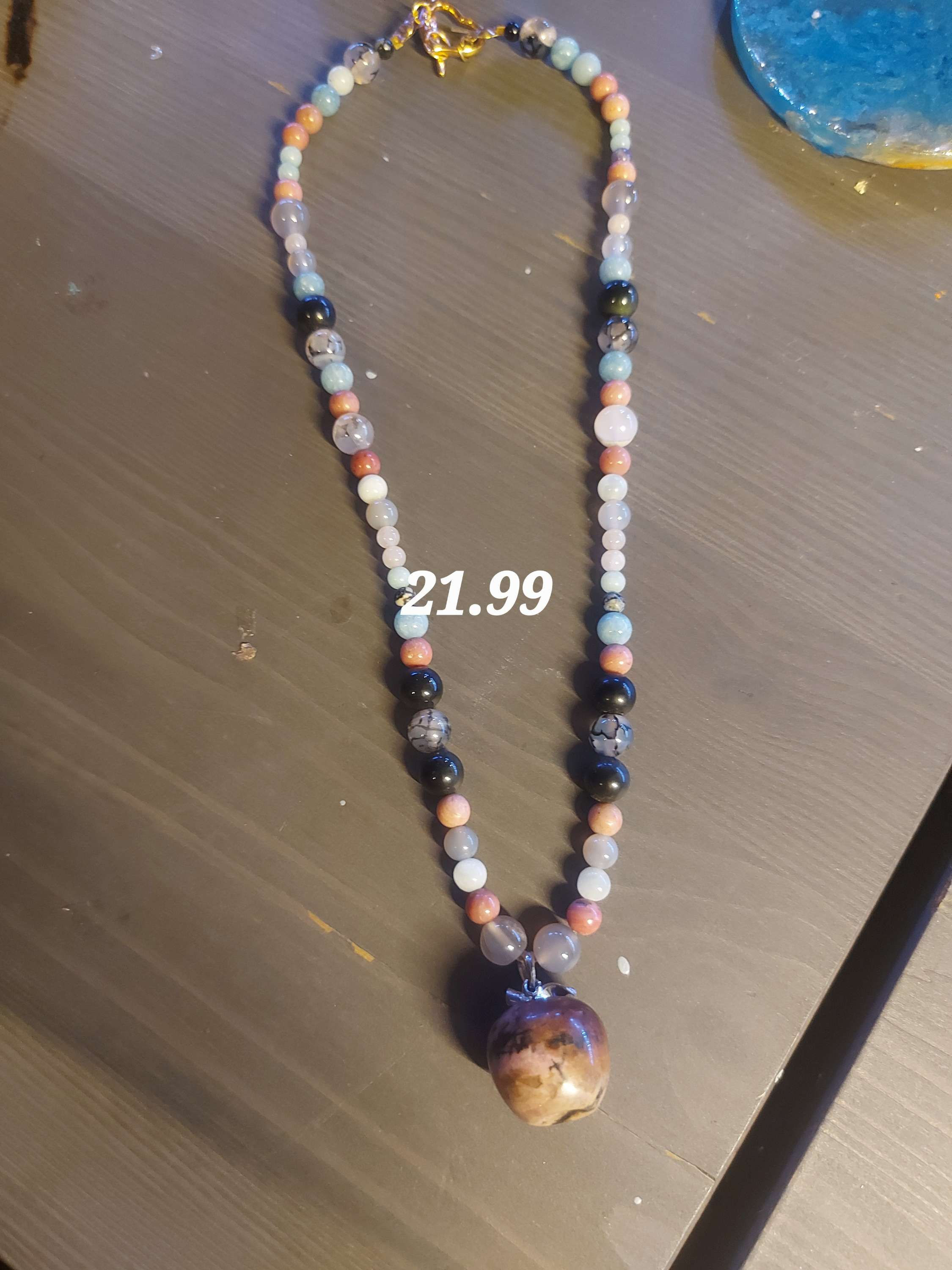 Superbe collier avec Pierre 