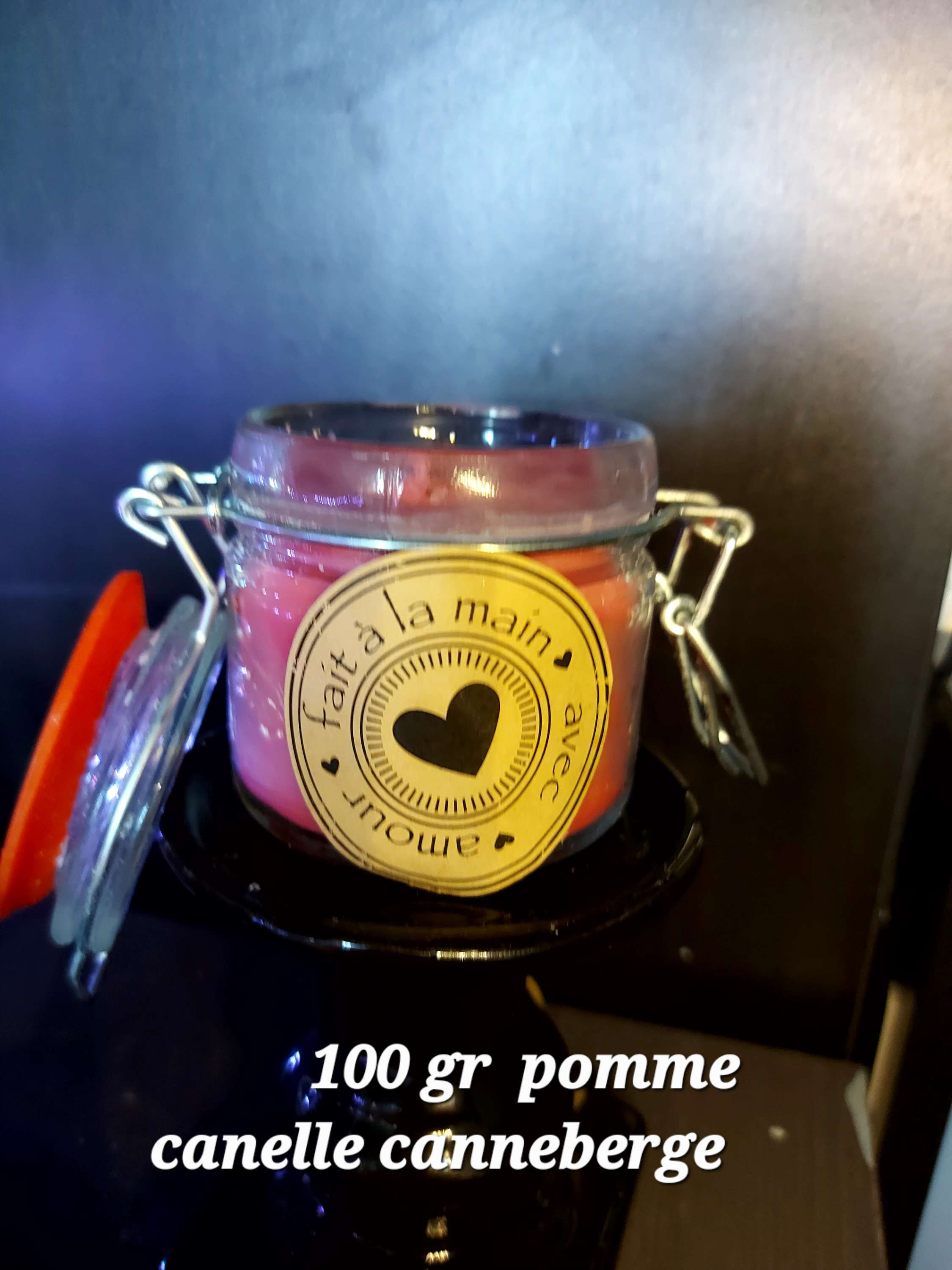 Bougie 100 gr senteur de pomme canelle caneberge 