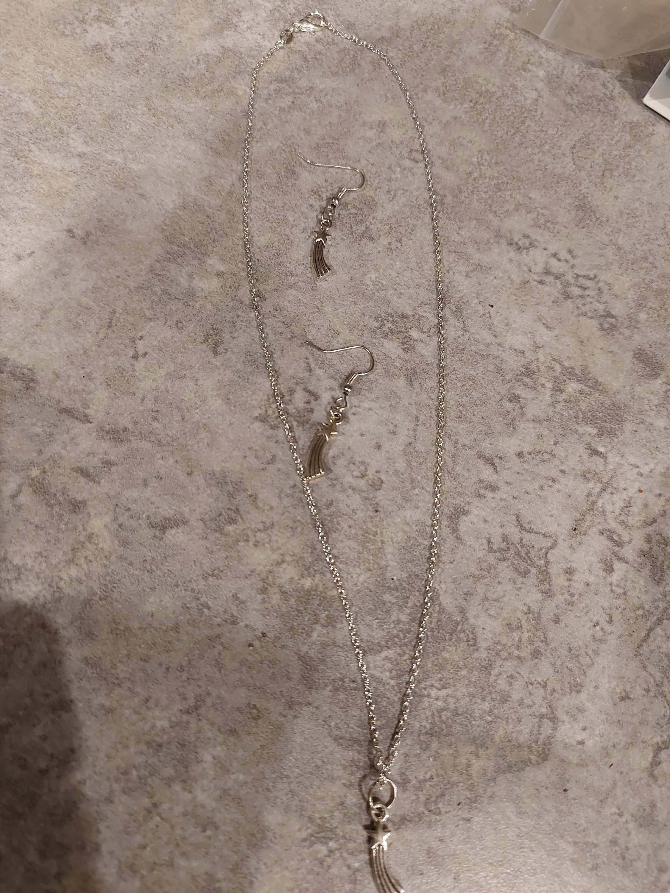 Ensemble  enfant collier boucle d'oreille 