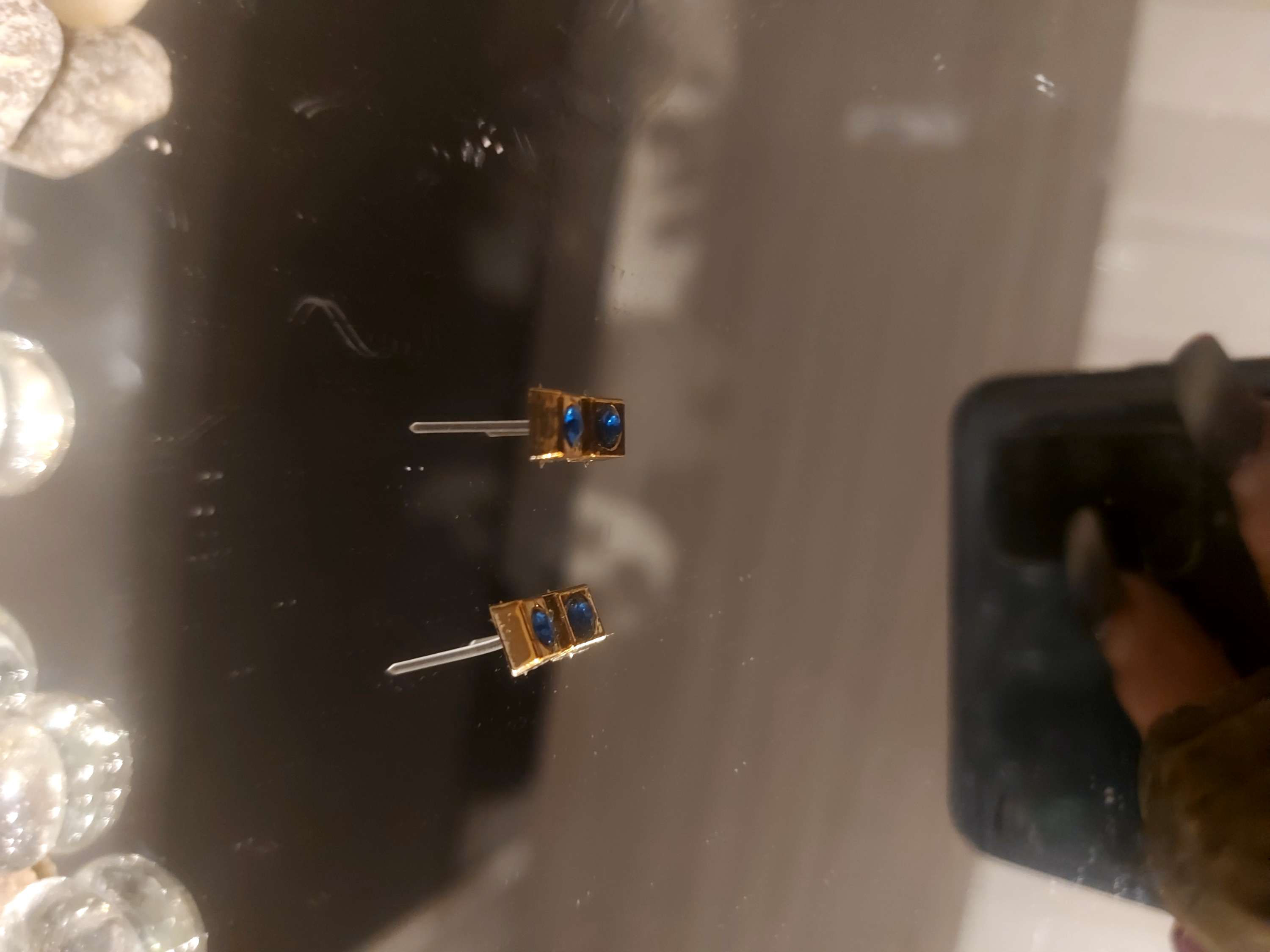 Boucle d'oreille à clou