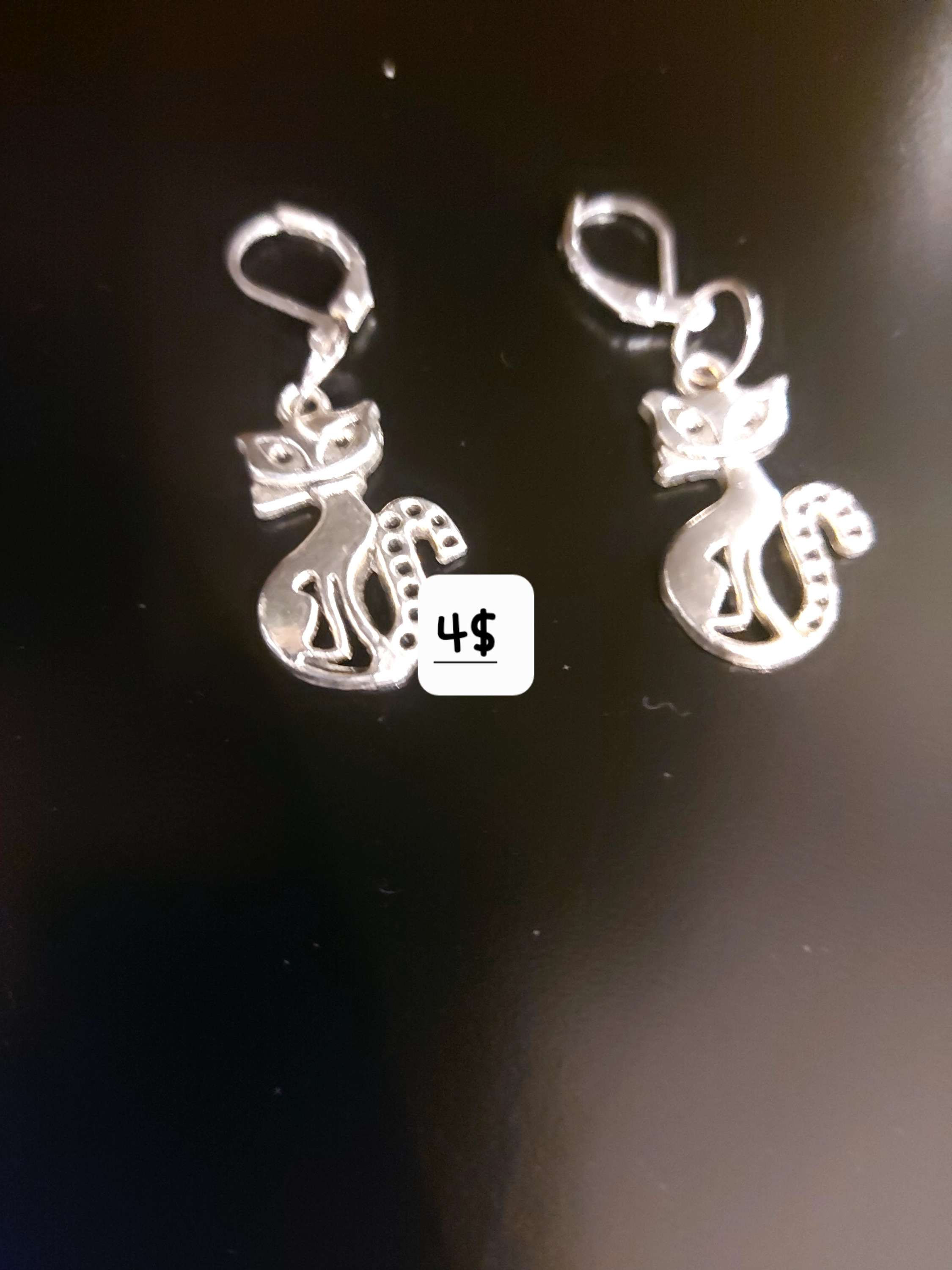 Boucle d'oreille chat