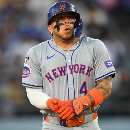 Mets Young Catcher Hits IL With Thumb Injury 