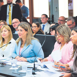 Family secretary says dismissed ADSEF director threatened to assault her