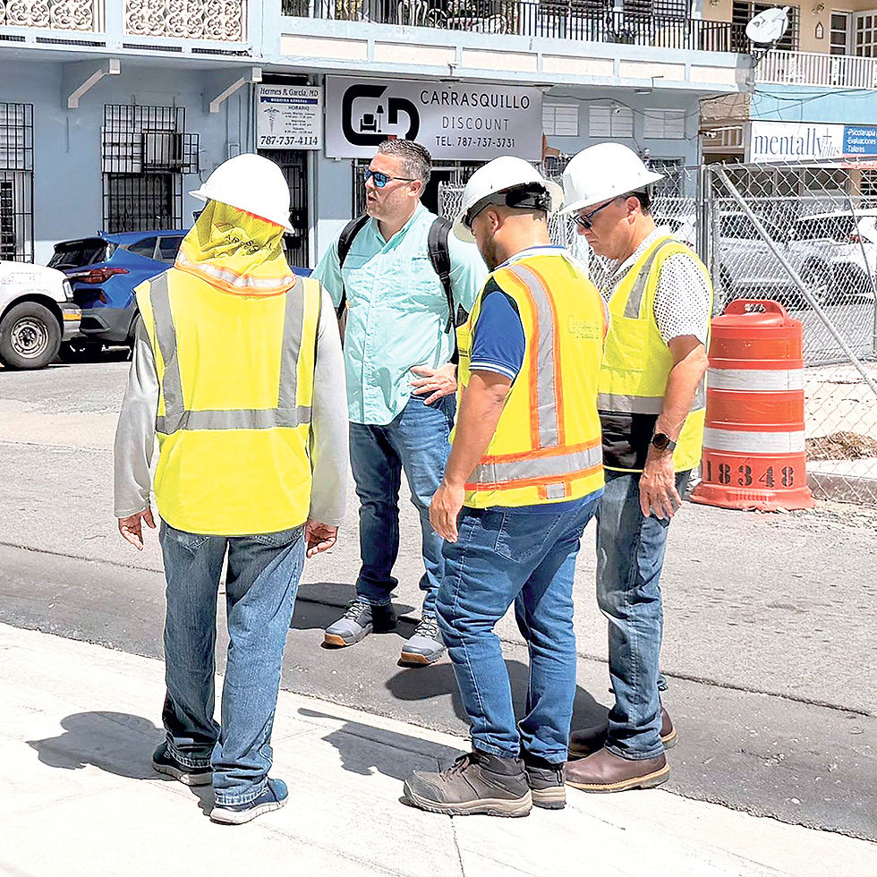 Como parte del seguimiento a la situación ocurrida ayer durante los trabajos de rehabilitación de las aceras del centro urbano de Gurabo, los contratistas a cargo del proyecto estuvieron visitando varios establecimientos comerciales del área para dialogar directamente con sus propietarios.