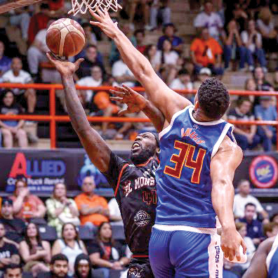 Atléticos use big first half to tame Osos for 3rd straight win.