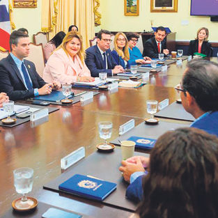 Governor reviewing candidates to replace Negrón Reichard at DDEC