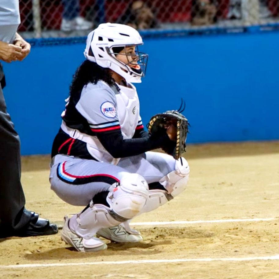 Yahelis Muñoz ties all-time LPSF home run record