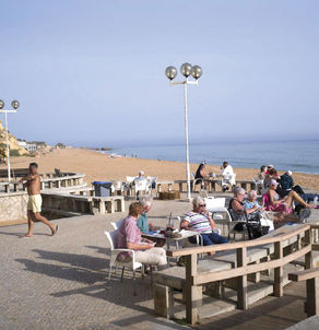 Portugal elects a president, with leftist beating a surging far right