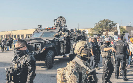 Judge declines to stop Guard troops from deploying in Illinois, for now