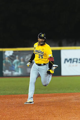 Santurce & Carolina stake out 2-1 leads in LBPRC semifinals