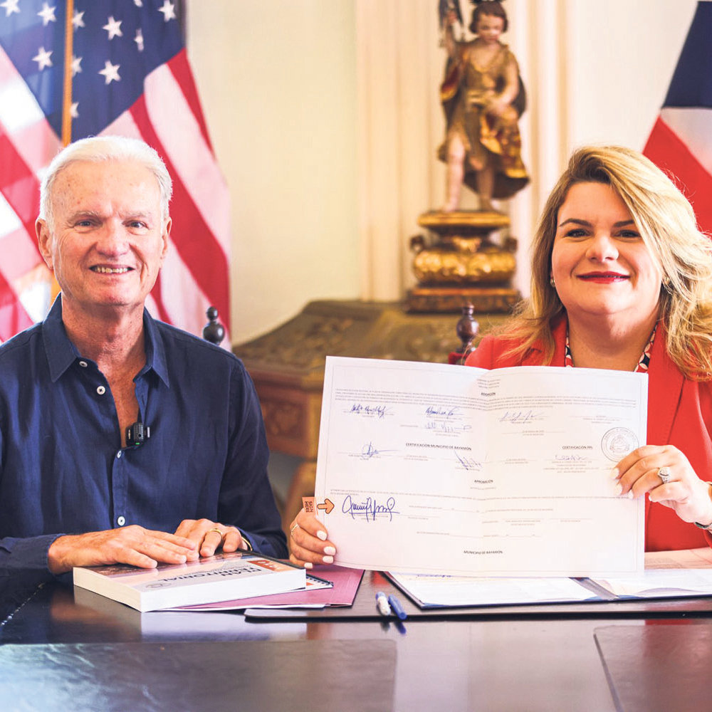 Governor signs Executive Order formalizing the Review of the Bayamón Territorial Planning Plan.