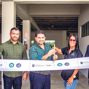 Alcaldesa de Naguabo inaugura estacionamiento junto a primer caballero y secretario de la Vivienda