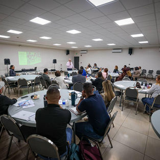 Capacitan a maestros de escuelas públicas sobre procesos Legislativos y preparación de proyectos de ley
