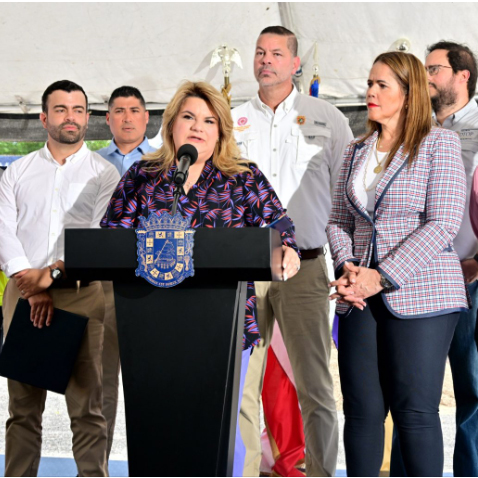 Gobernadora anuncia ruta de autobuses y proyectos urbanos en Canóvanas.