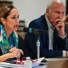 Senado realiza mesa redonda multisectorial para discutir hallazgos y recomendaciones sobre la explotación financiera de adultos mayores.