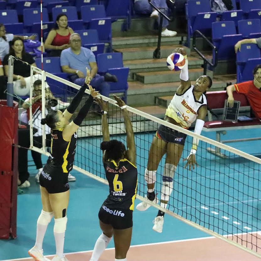 Juncos bounces back in quarterfinals, hands Pinkin their 3rd loss.