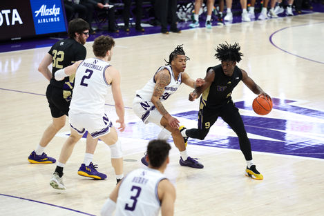 250208_LeahDowning_MBBvsNorthwestern_Team_25