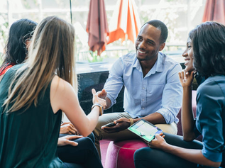 How to Network at Conferences: Top 10 Tips to Improve Business Networking