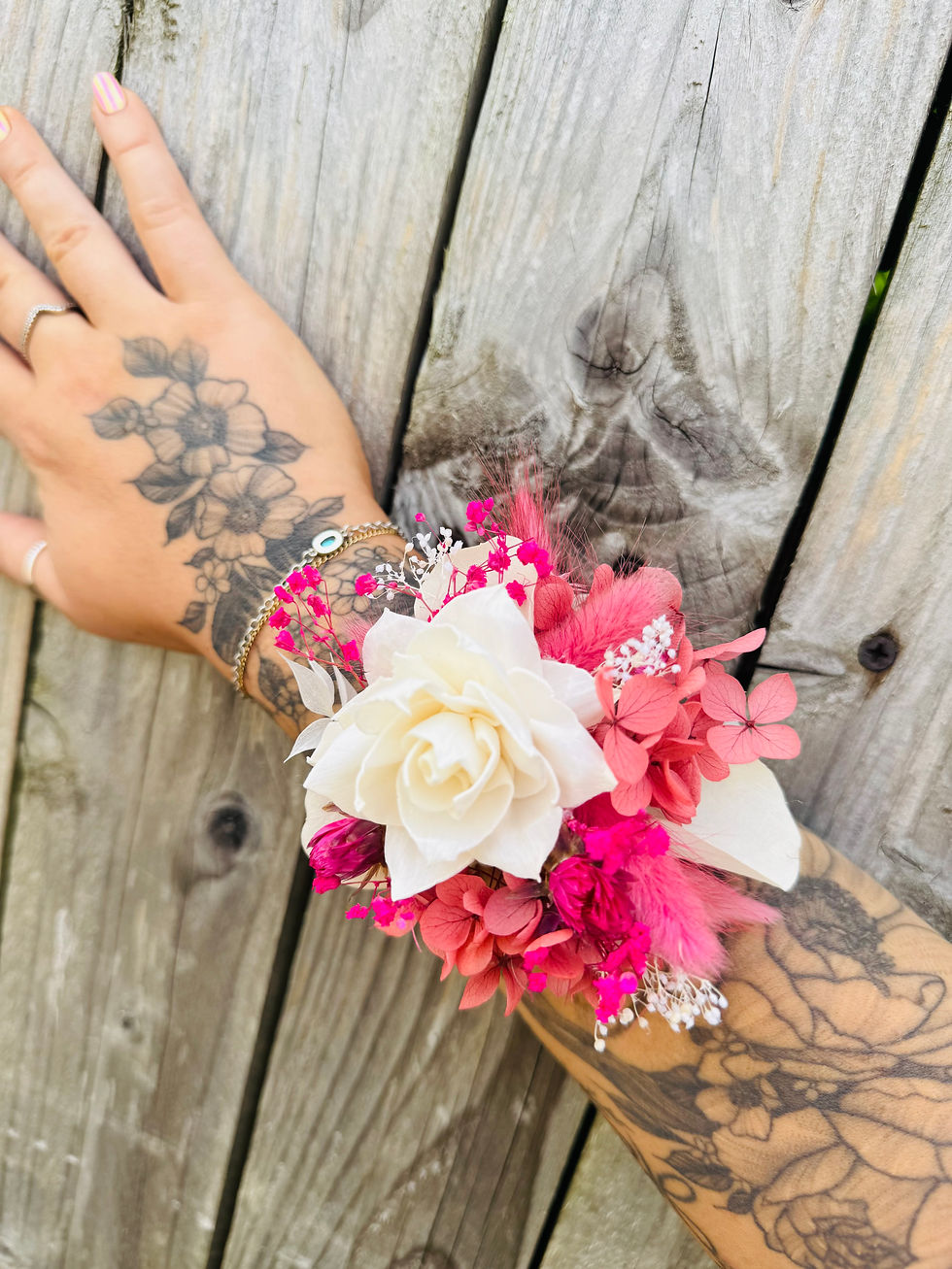 Thumbnail: Ladies Wrist Corsage 