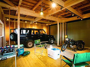 garage1.jpg