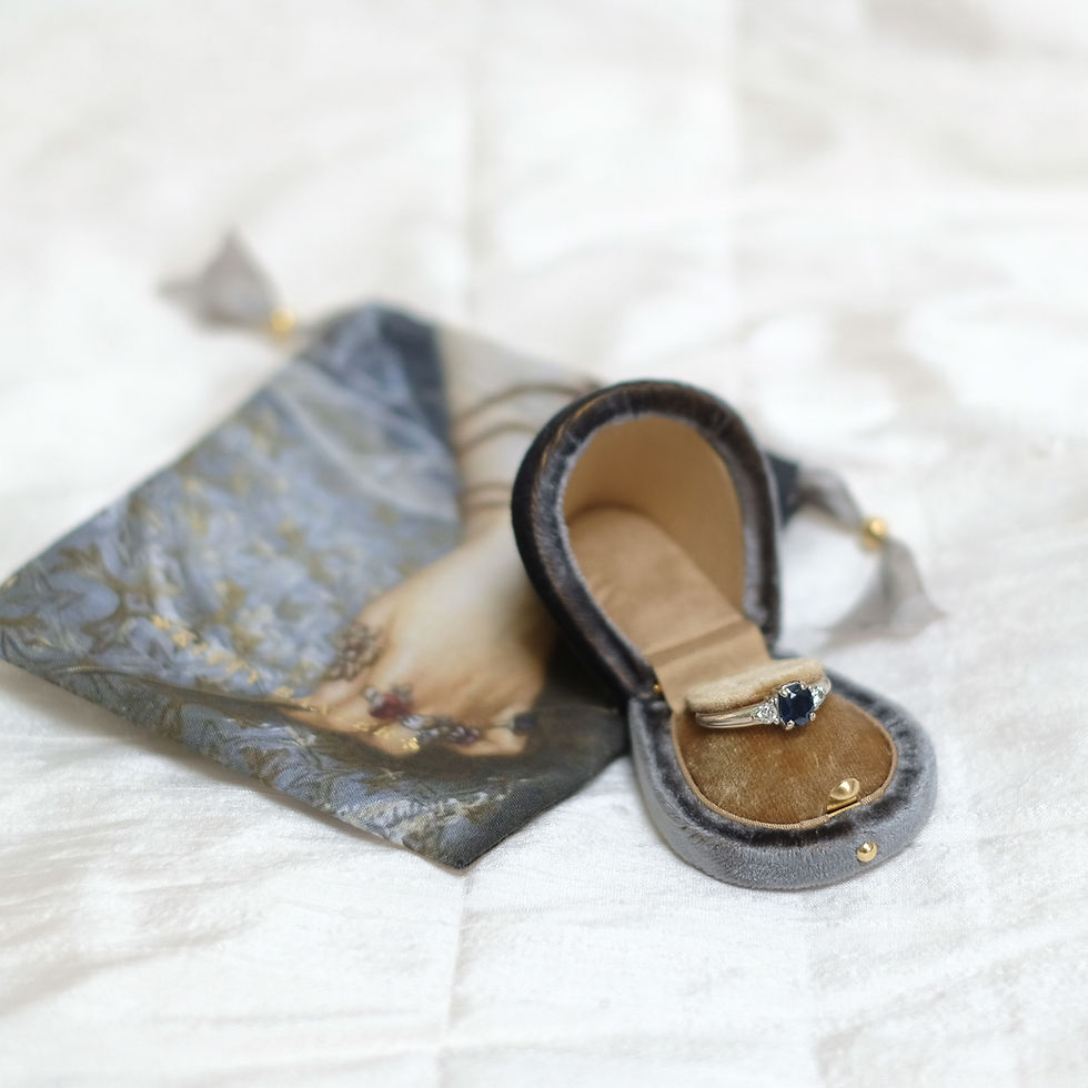 Thumbnail: Charcoal shot Gold with Gold | Horseshoe Ring Box