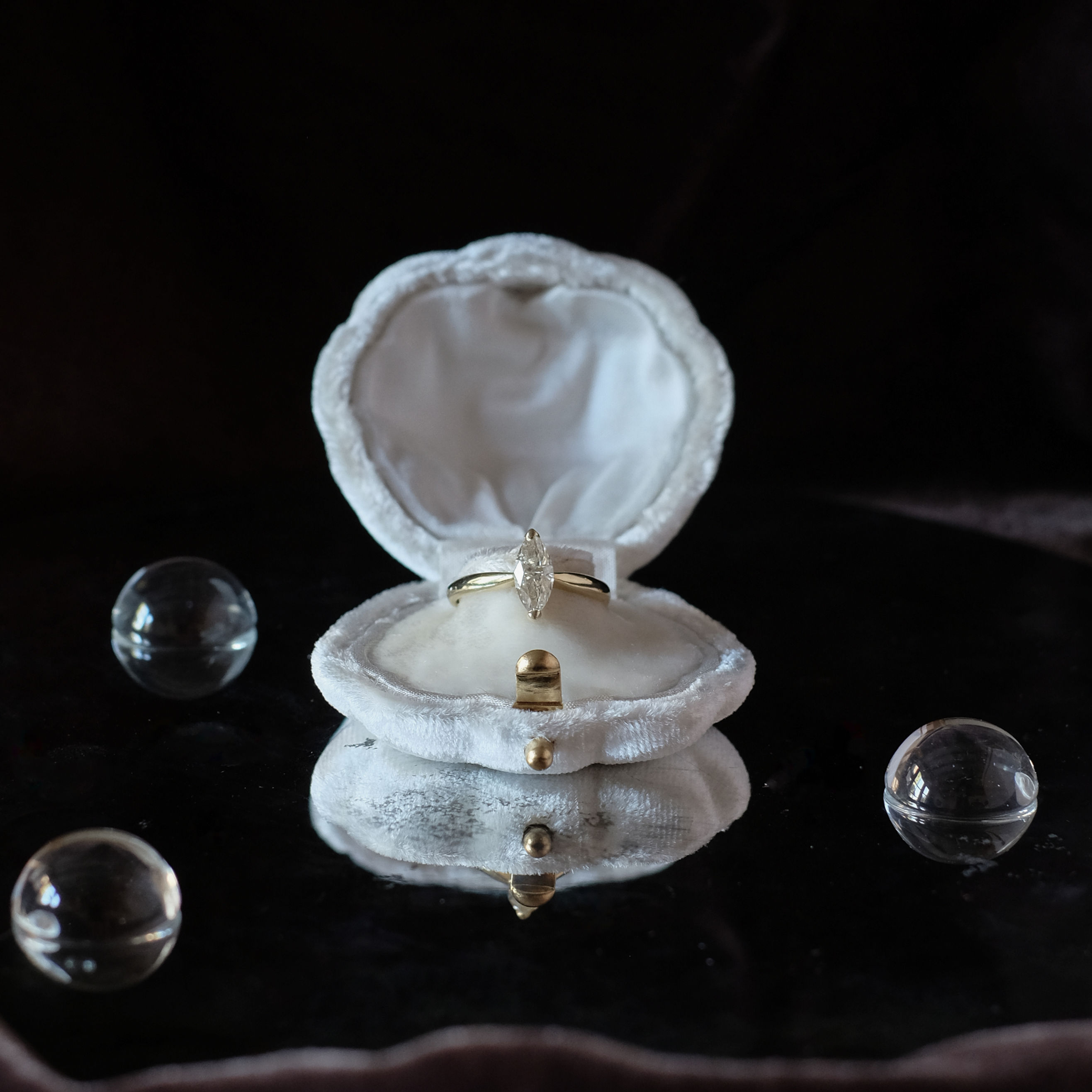 Ivory Velvet & Pale Ivory Silk | Standard Ondine | Clamshell
