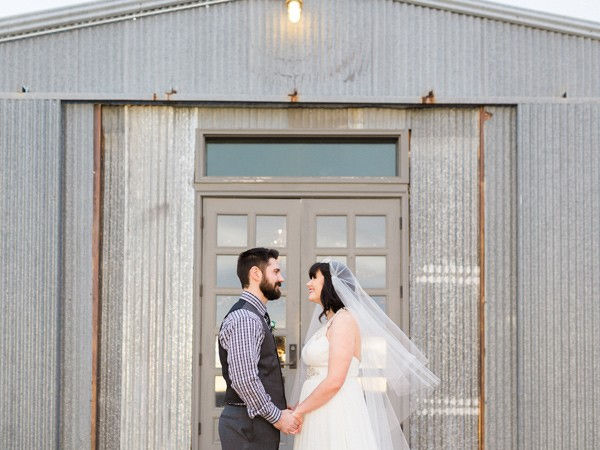 charming-eclectic-wedding-in-texas-31-600x450