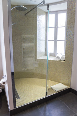 Honeymoon & wedding destination in a French chateau near Bordeaux