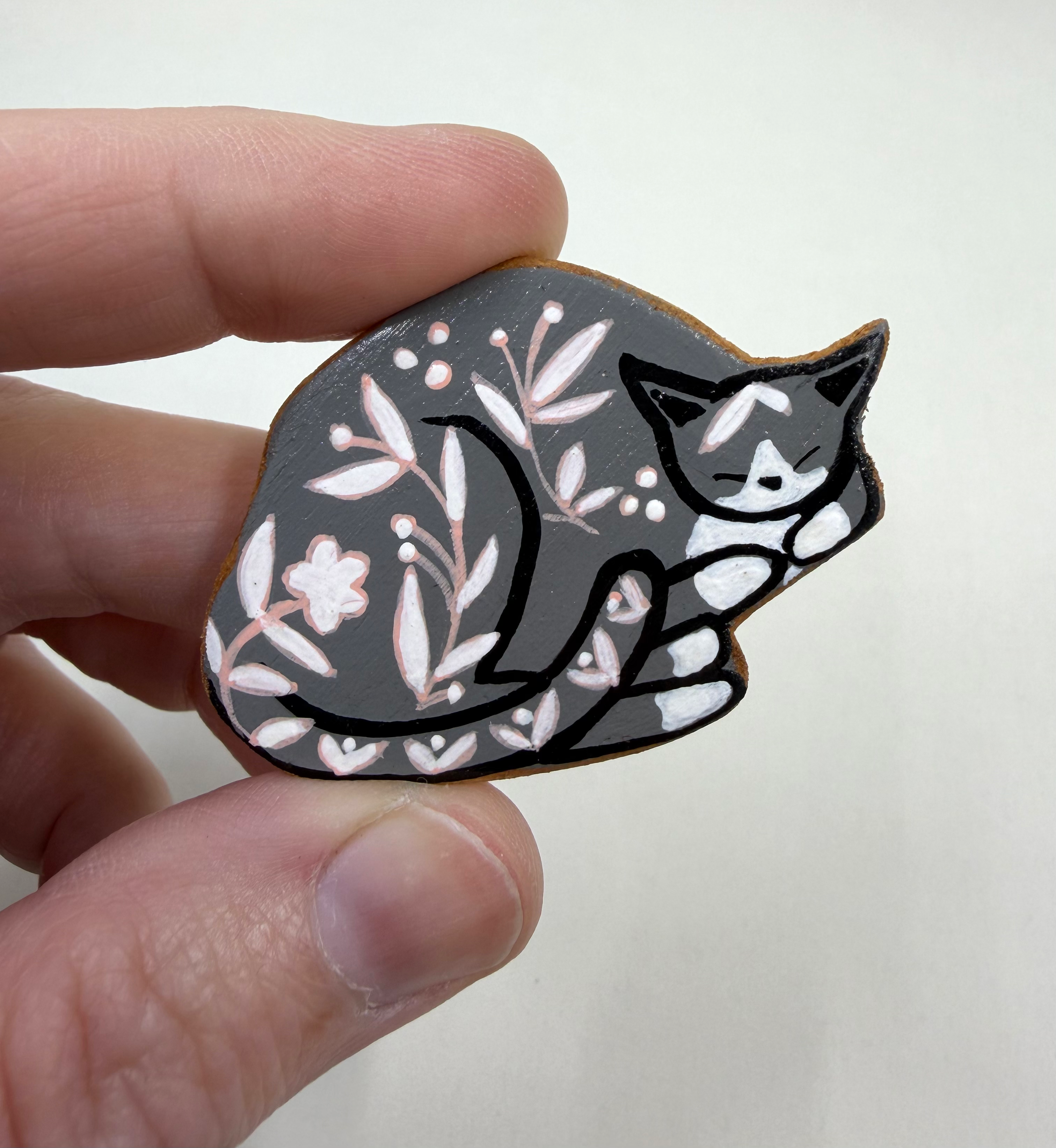 Folk Art Sleeping Grey Cat Magnet, Pin, or Clip
