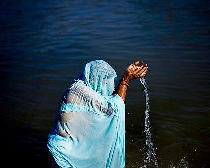 El Ritual Esenio de Inmersión en Agua Viva