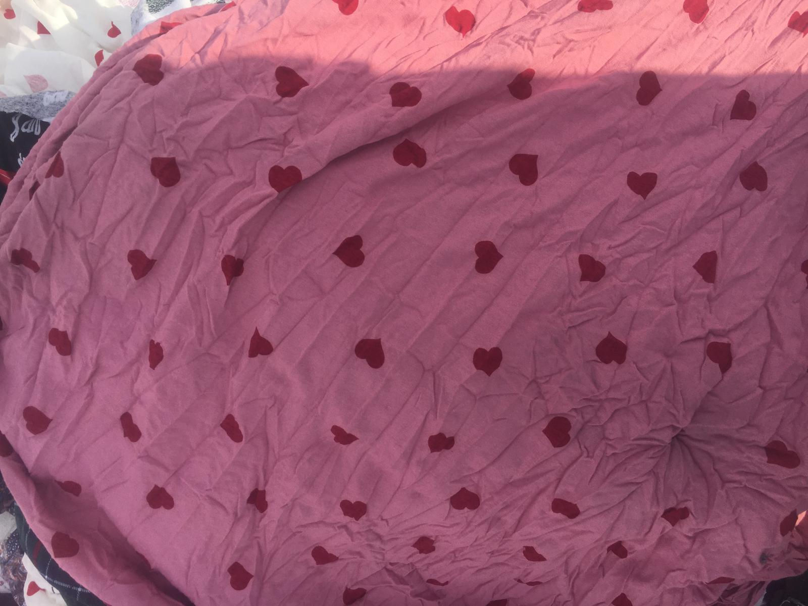 Kırmızı Kalp Desenli Pembe Kumaş