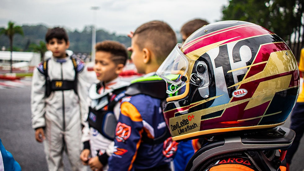 Pilotos no briefing antes da corrida