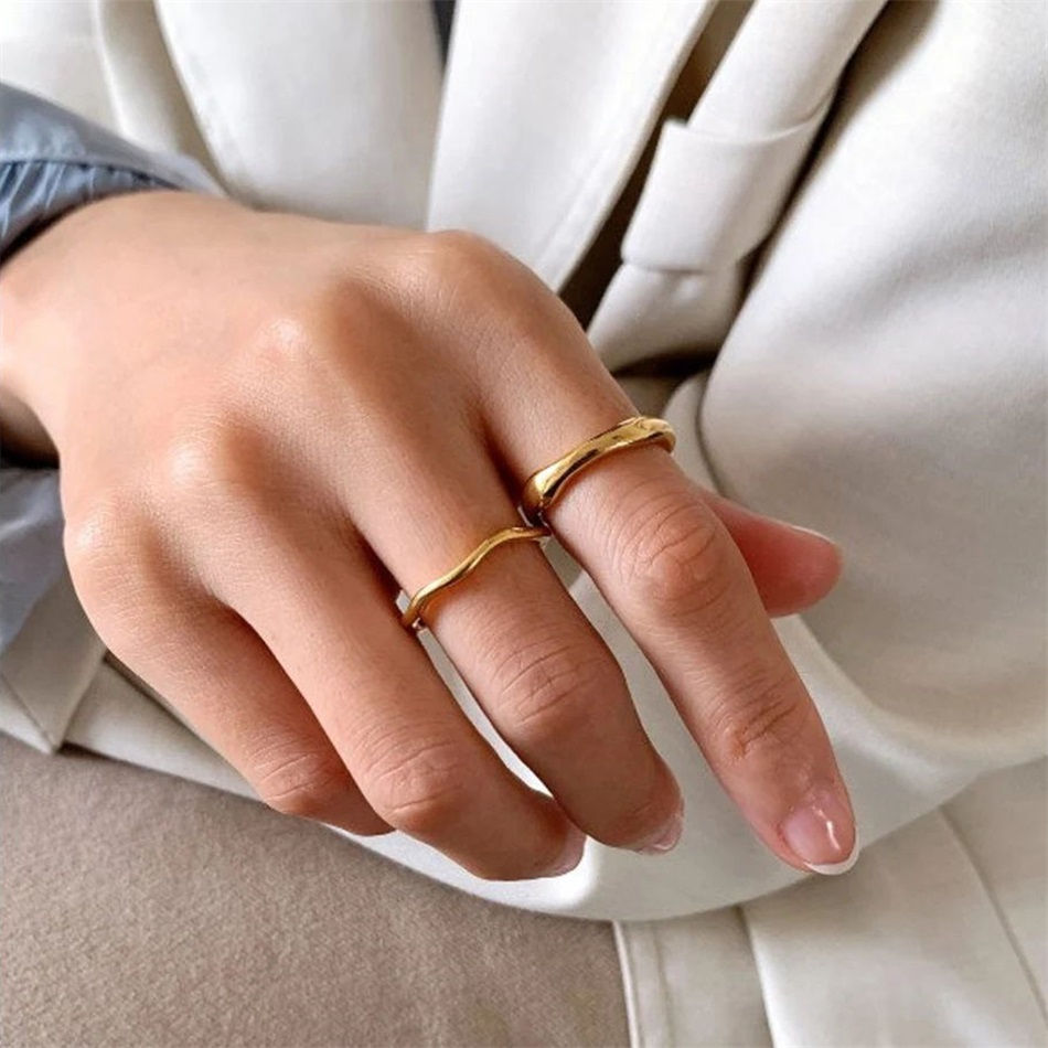 Thumbnail: Outline Wave Rings