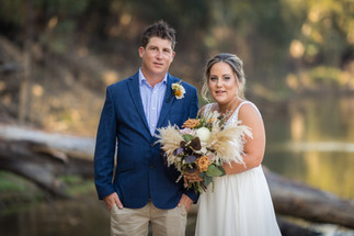 bride and groom near murray river