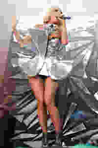 festival fashion glastonbury style throwback dame lady gaga