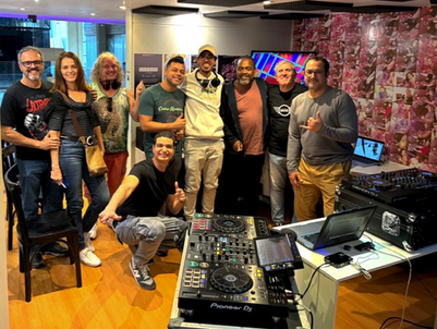 Live youtube Igroove 01 - Curso de Produção Musical Fonográfica e DJ Rio de Janeiro RJ Beatmaker CDJ DDJ Pioneer Logic Pro Ableton Live FL Studio Auto Tune Barra da Tijuca Leblon Ipanema Copacabana Botafogo Niteroi Angra Técnico e operador de som