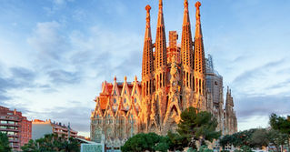 Enjoy Barcelona! Join these virtual tours