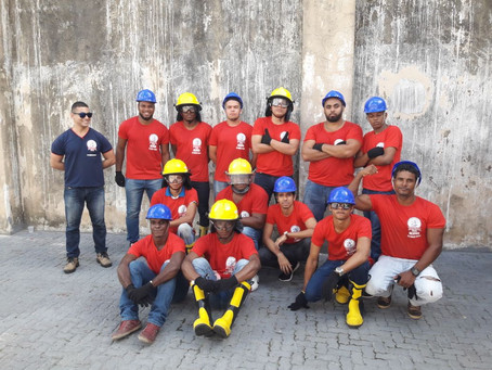 Treinamento de mangueiras - Turma BC 09M - Instrutor Garcês