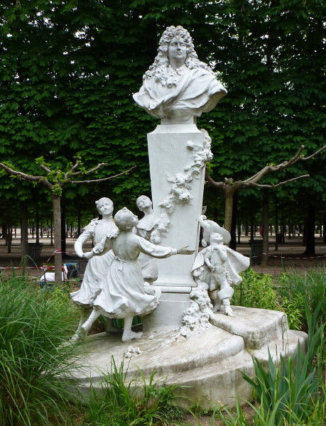 Le Monument à Charles Perrault se trouve au coeur du Jardin des Tuileries. Commandé par l’état français, il est réalisé par Gabriel Edouard Baptiste Pech entre 1903 et 1908