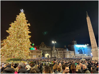 La luce di pace del Natale illumini il mondo #Roma #8dicembre