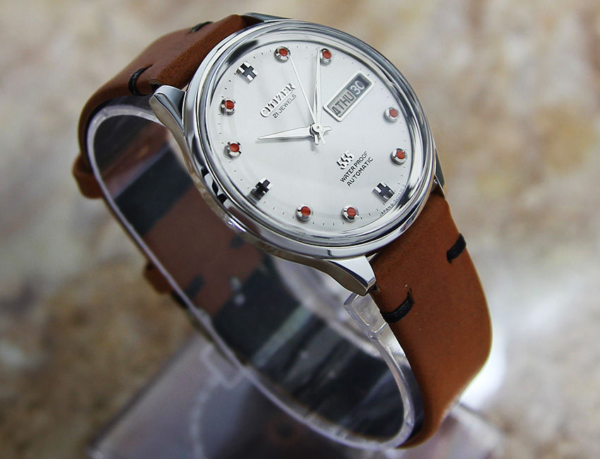 Thumbnail: Citizen 555 21 Jewels 1968 Automatic Japanese Made Watch