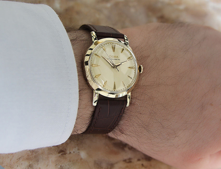 Thumbnail: Doxa 14k Solid Gold Vintage Men's Watch