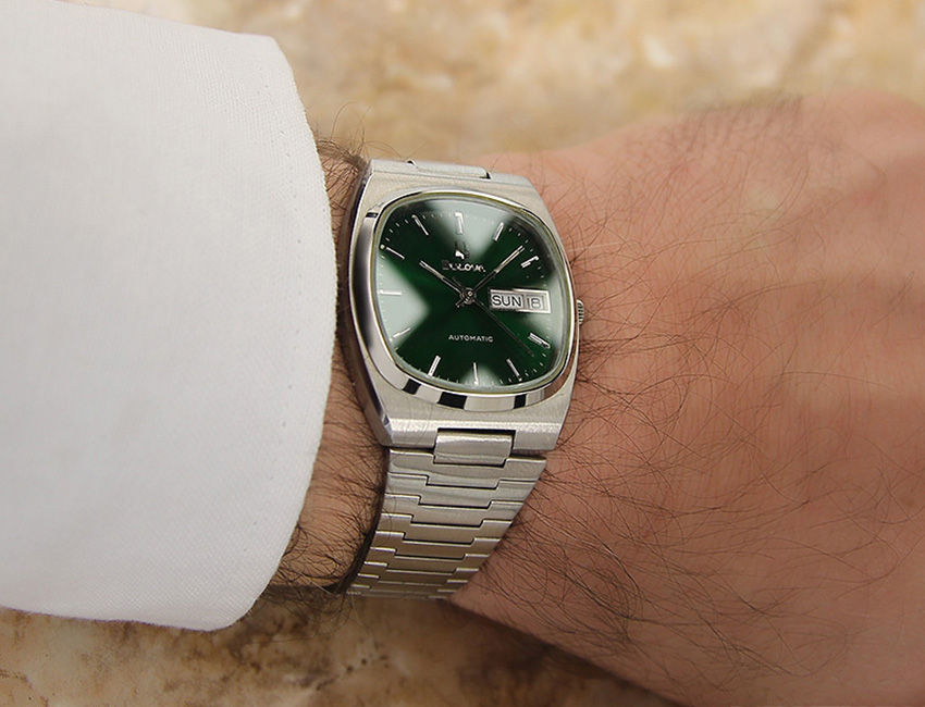 Thumbnail: 1980s Bulova Day Date 34mm Men's Dress Watch