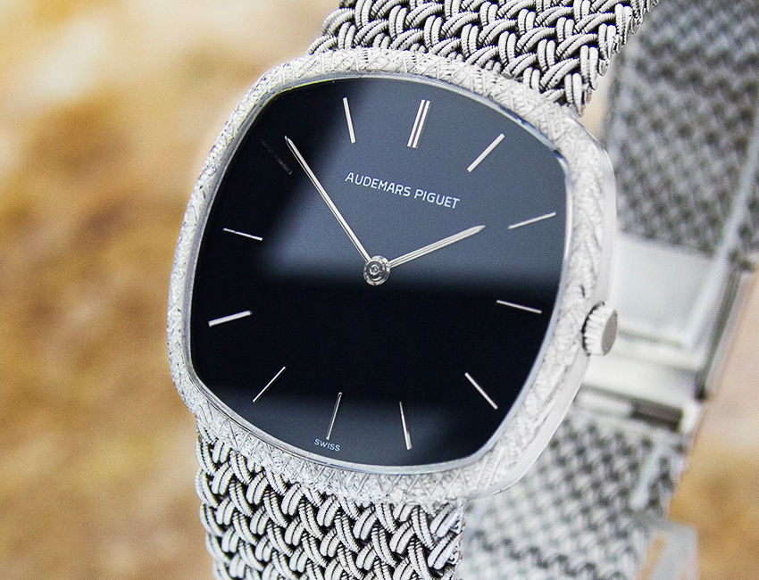 Thumbnail: Audemars Piguet Solid 18k Gold Men's Watch