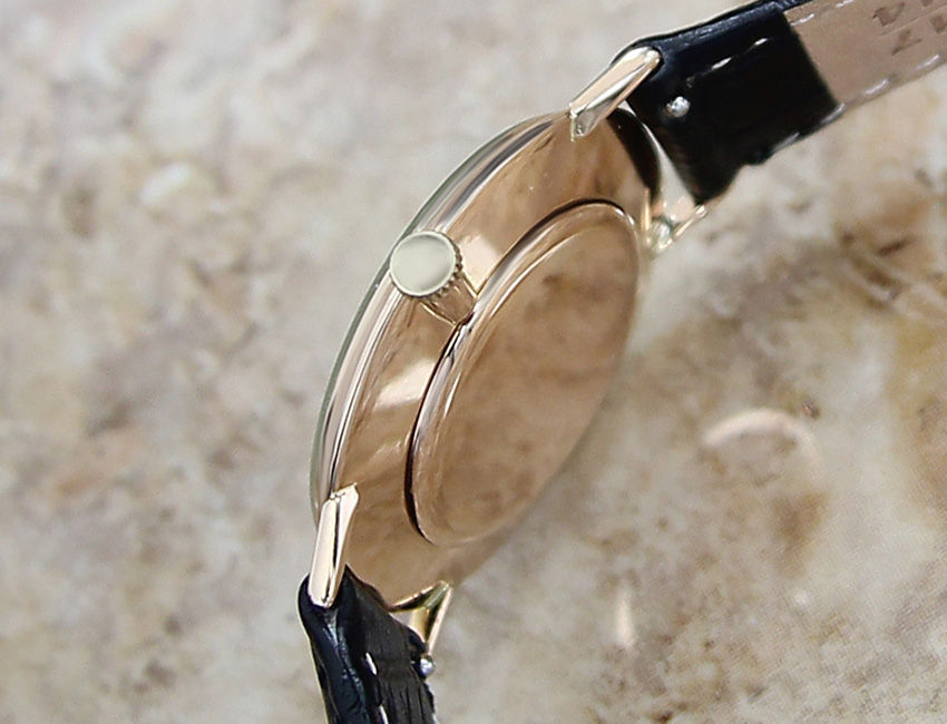 Thumbnail: Universal Geneve Golden Shadow 18k Gold Watch